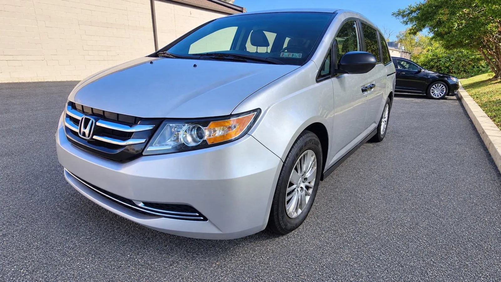 Used 2014 Honda Odyssey LX image 3