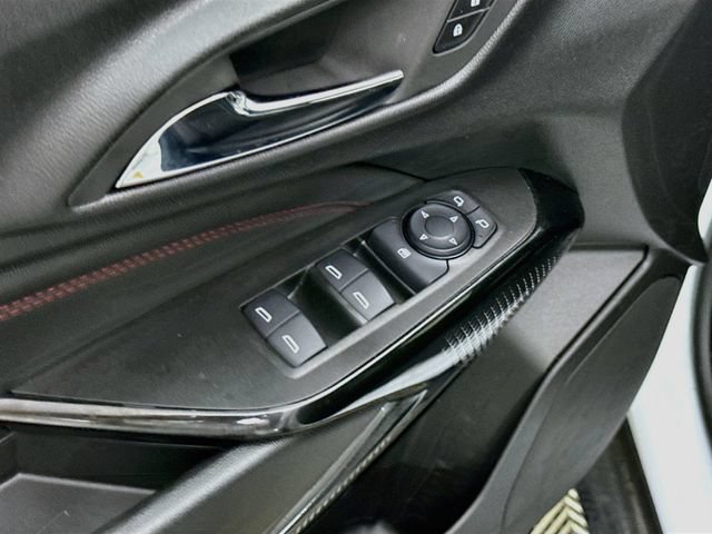 Used 2025 Chevrolet Trax RS w/ Driver Confidence Package FWD image 19