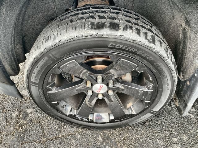 Used 2016 GMC Sierra 1500 Denali w/ Enhanced Driver Alert Package AWD/4WD image 32