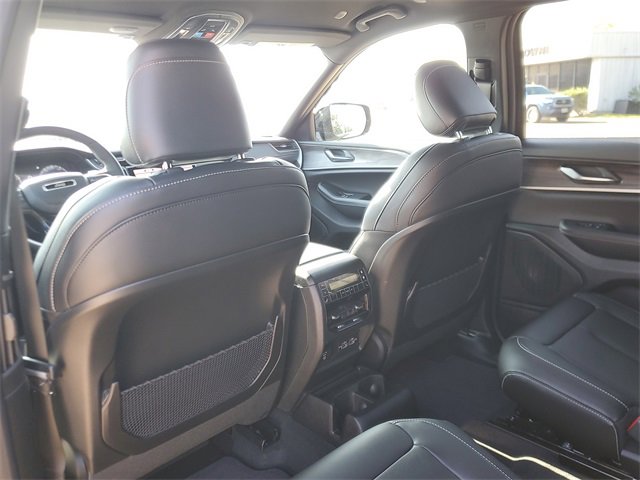 New 2025 Jeep Grand Cherokee L Limited image 12