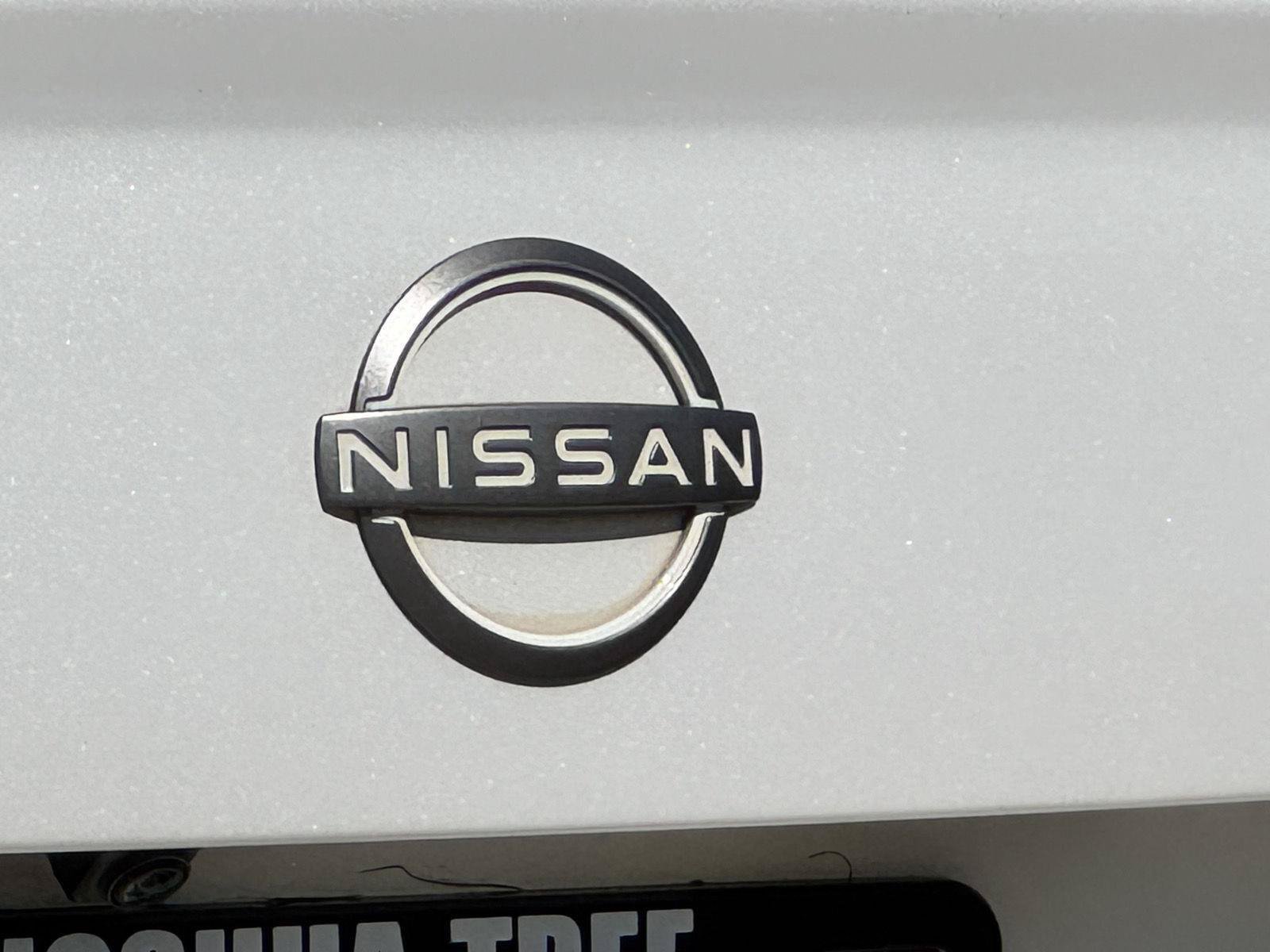 Used 2023 Nissan Versa SV FWD image 13