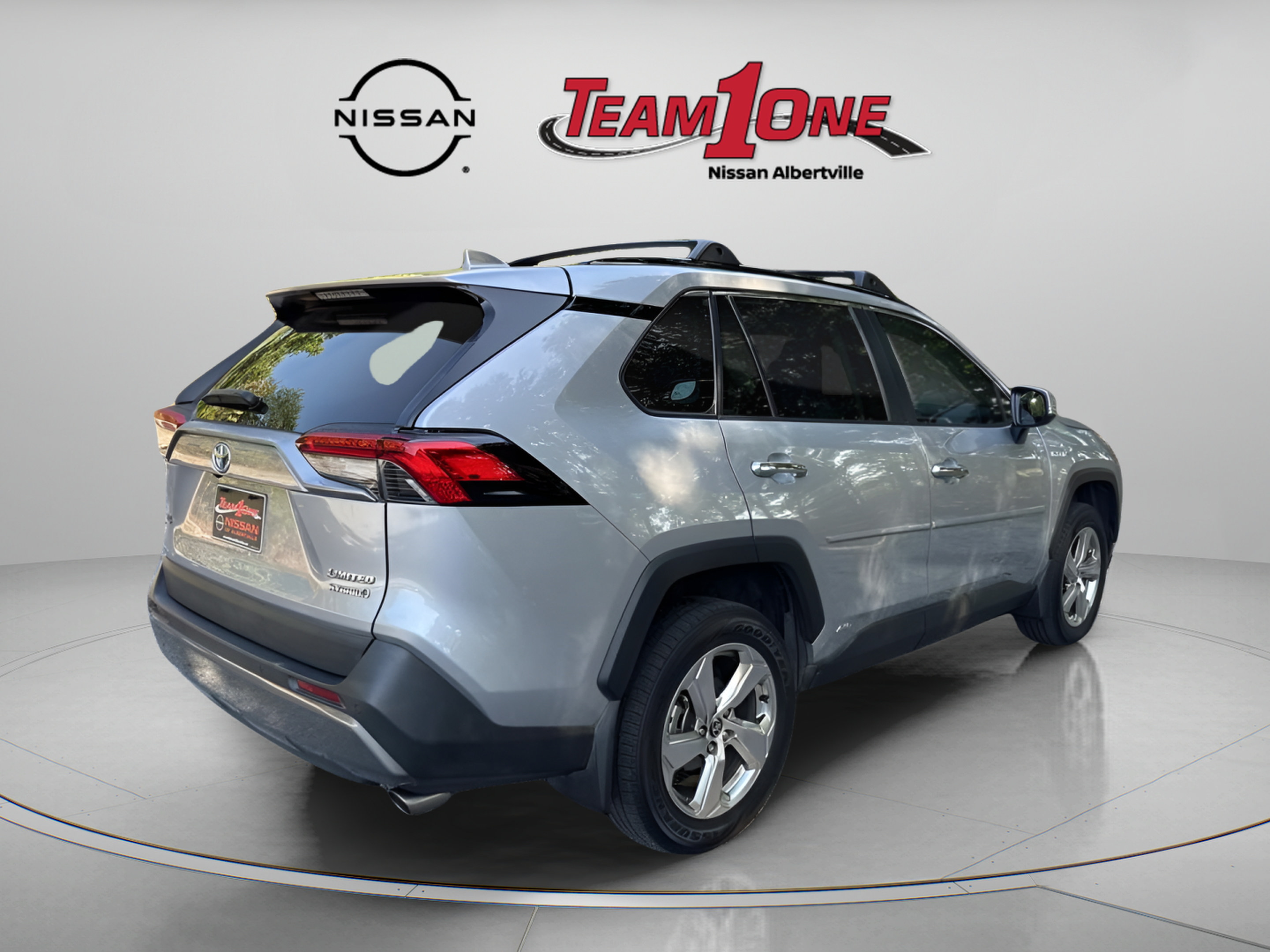 Used 2021 Toyota RAV4 Limited AWD/4WD image 8