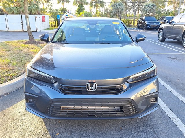 Used 2022 Honda Civic Touring image 2