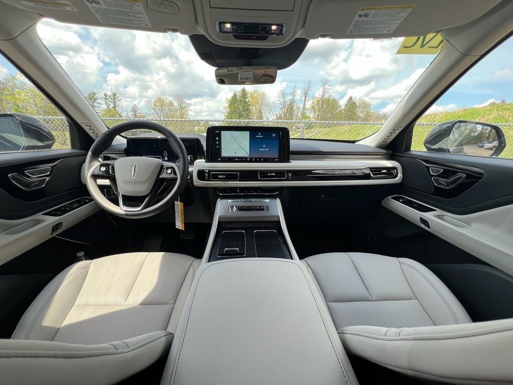 New 2026 Lincoln Aviator AWD image 20