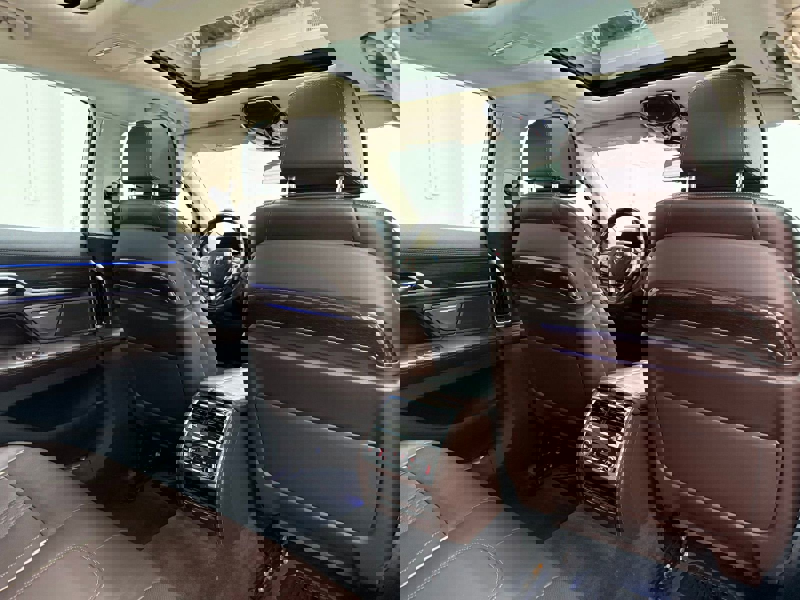 Used 2020 BMW 750i xDrive image 38