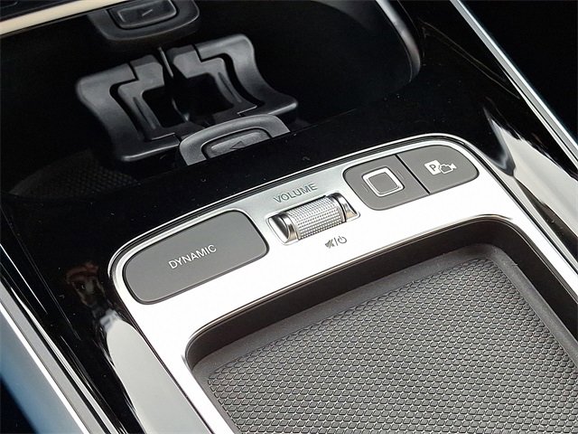 New 2025 Mercedes-Benz GLB 250 4MATIC image 13