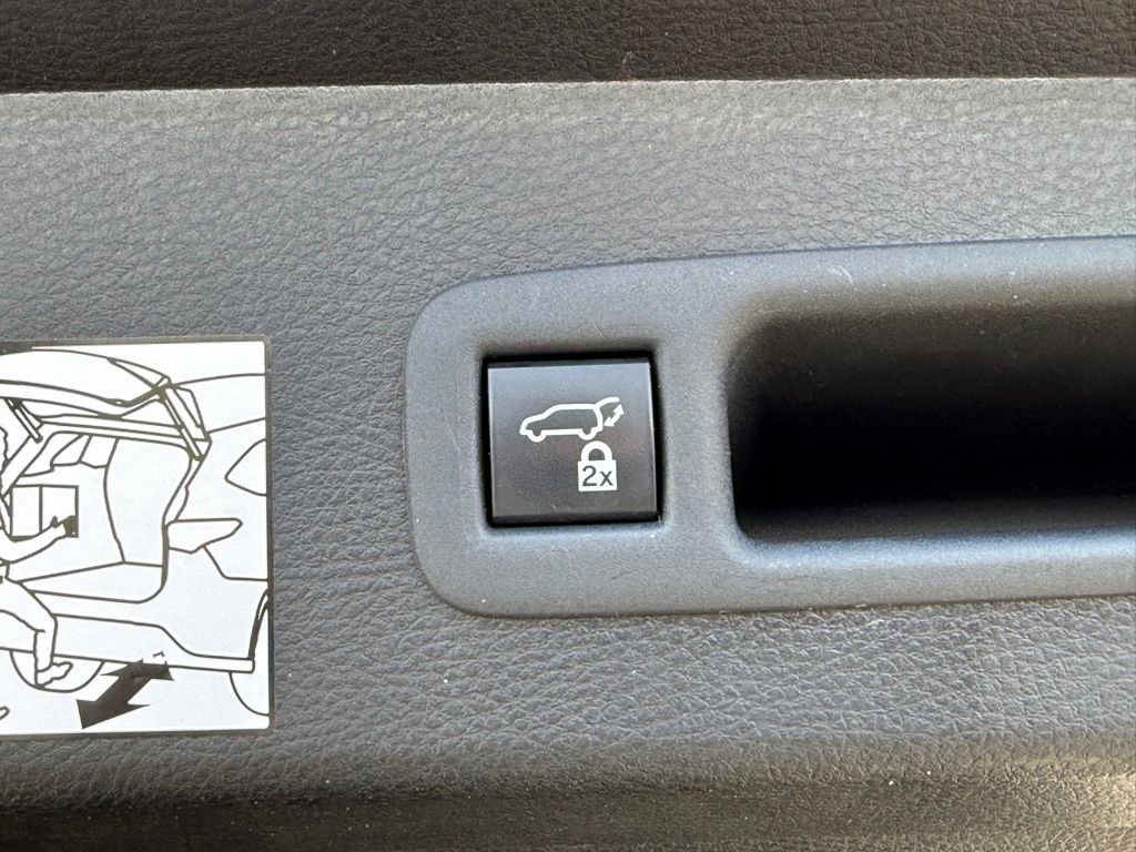 Certified 2021 Toyota Sienna XSE w/ XSE Plus Package FWD image 17