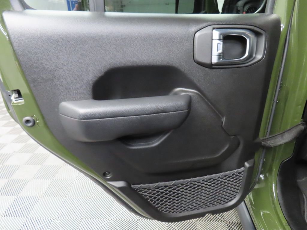 Used 2024 Jeep Wrangler Unlimited Rubicon w/ Technology Group AWD/4WD image 56