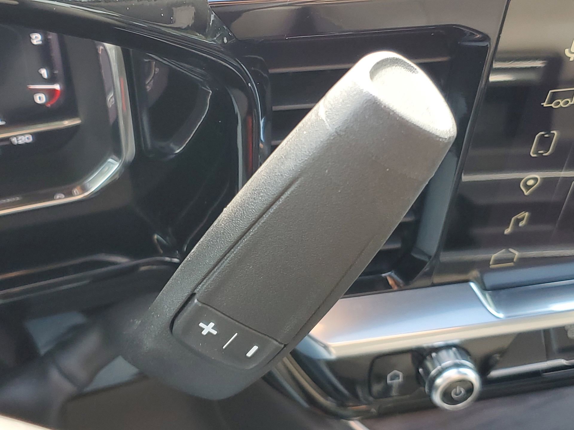 Used 2025 GMC Sierra 2500 SLT w/ SLT Premium Package image 30