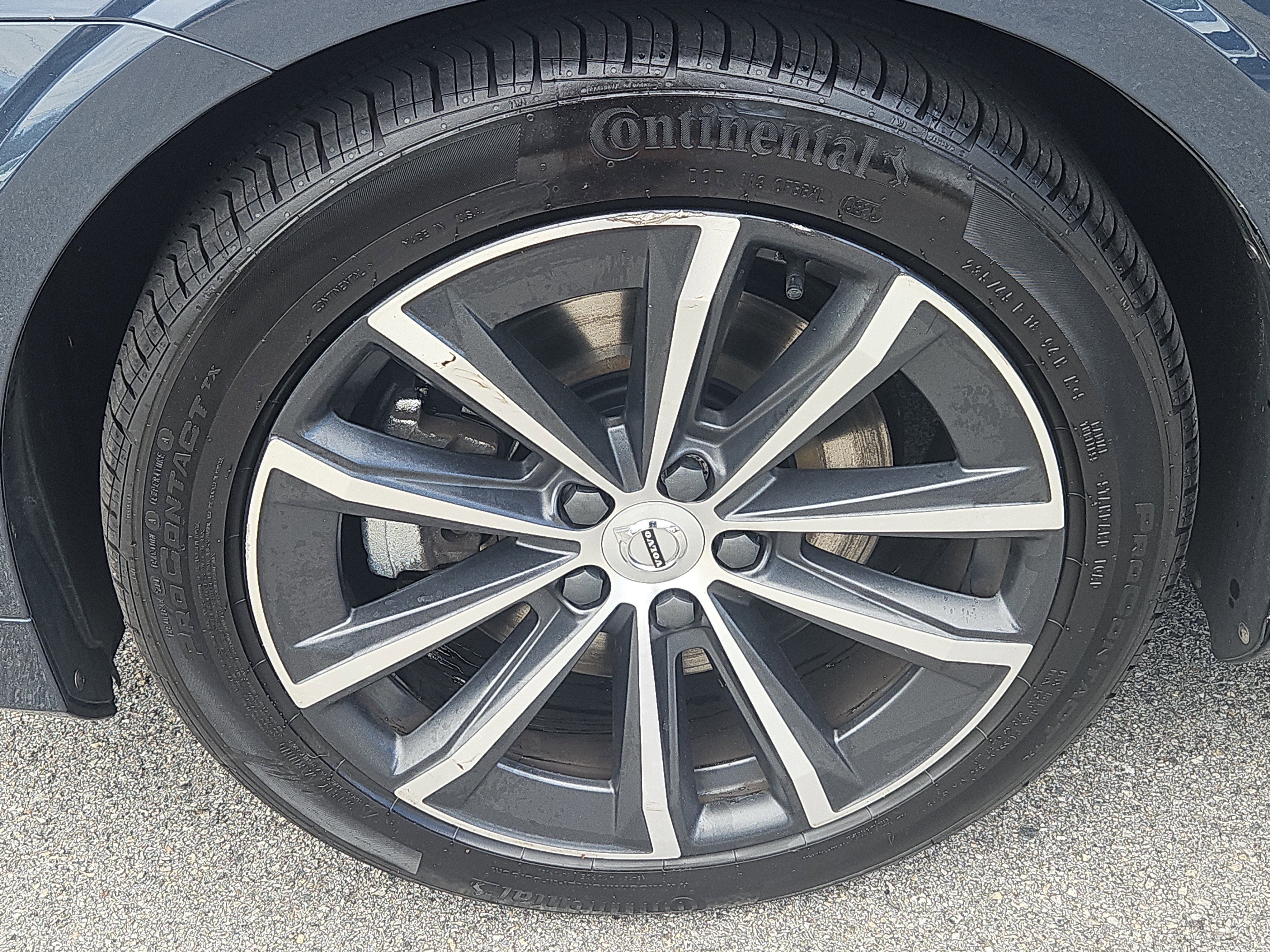 Used 2021 Volvo S60 T5 Momentum w/ Premium Package FWD image 4