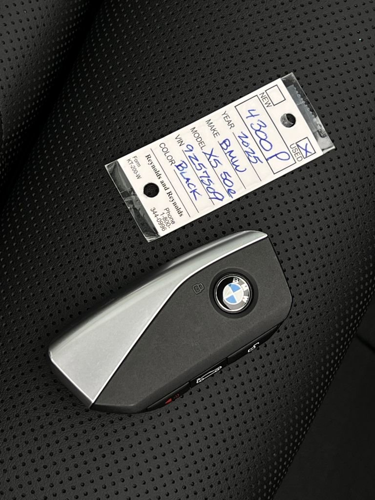 Certified 2025 BMW X5 xDrive50e w/ Premium Package image 21