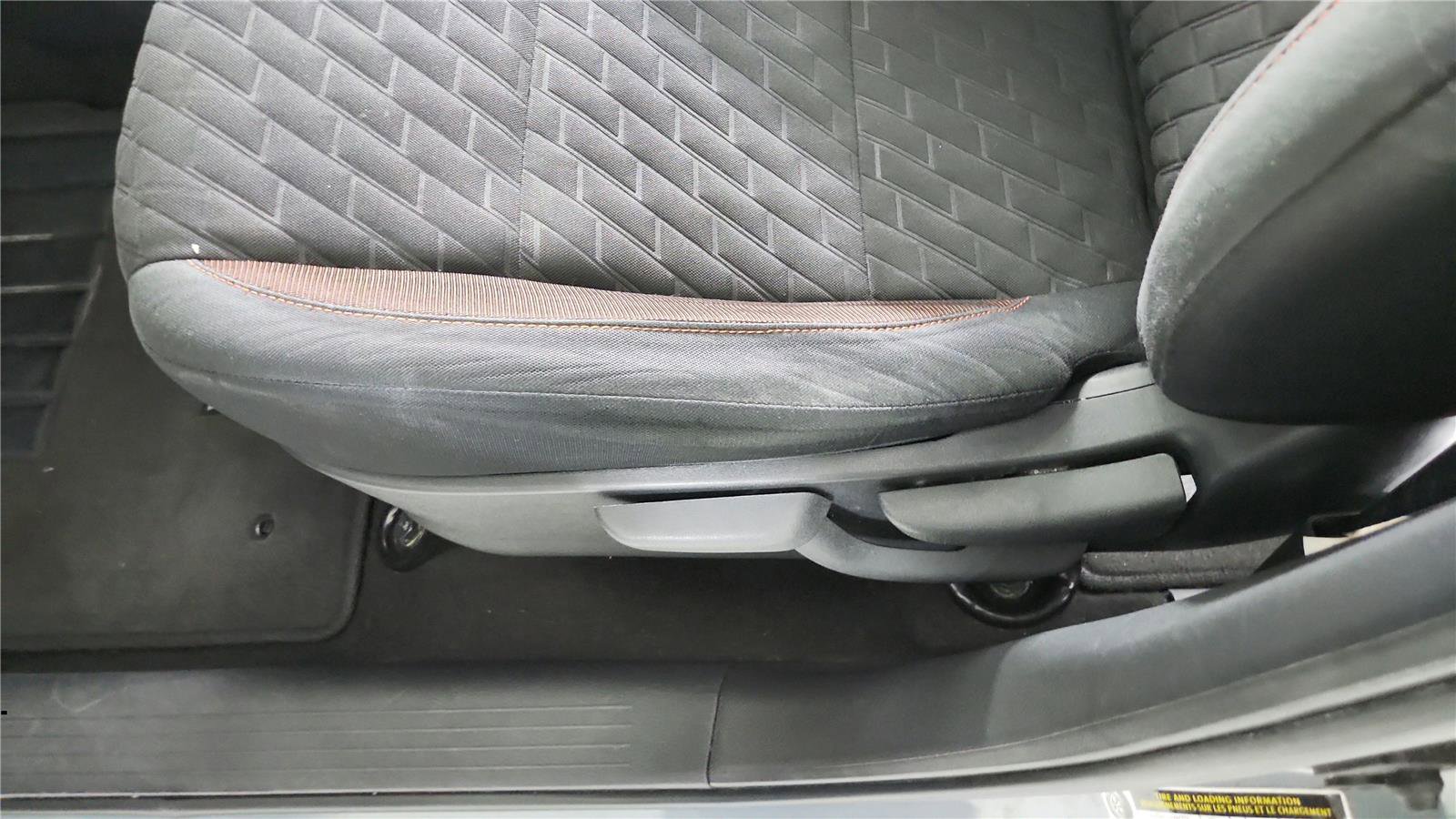 Used 2022 Nissan Kicks SR w/ Interior Electronics Package FWD image 10