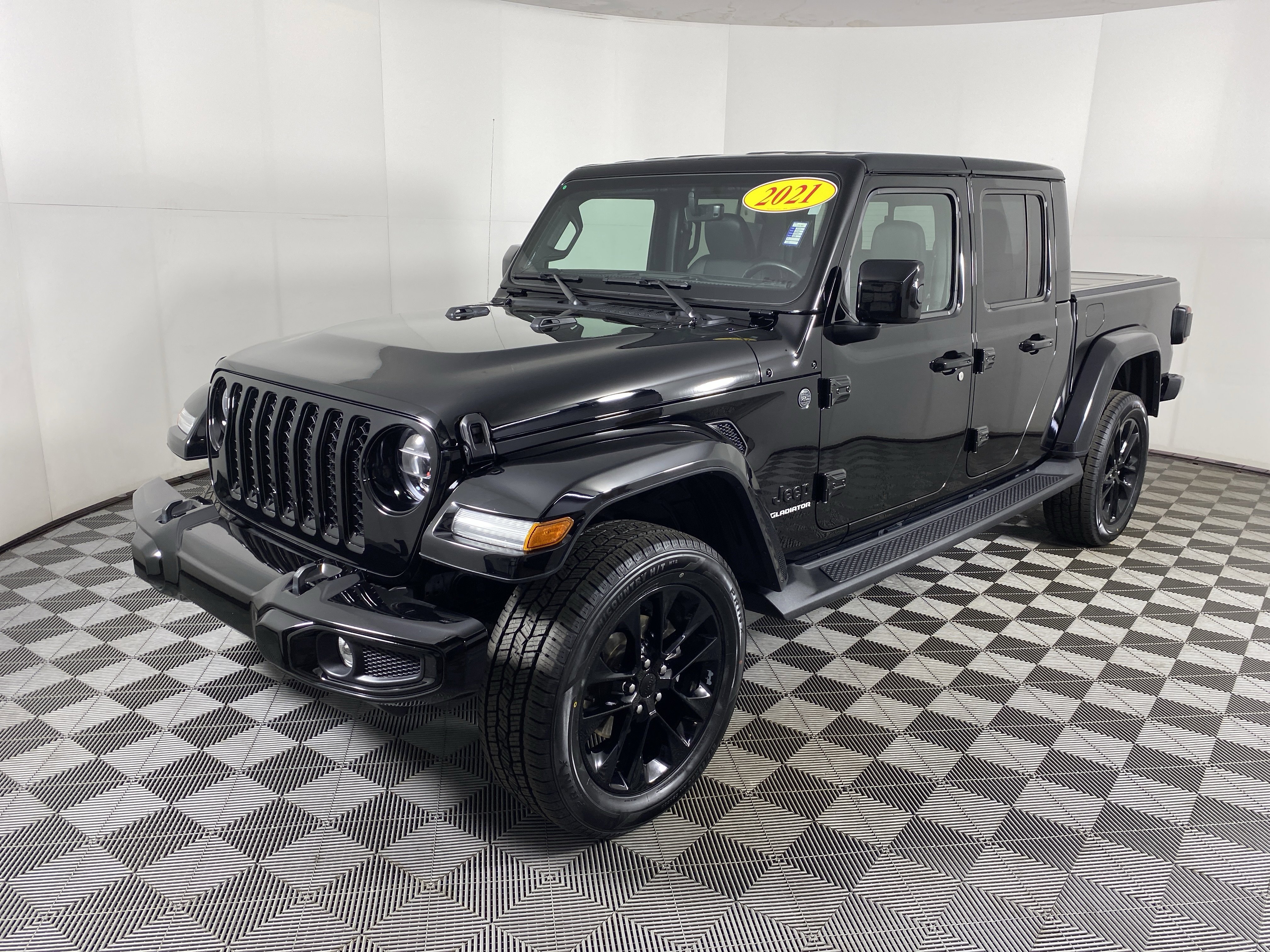 Used 2021 Jeep Gladiator Overland image 11