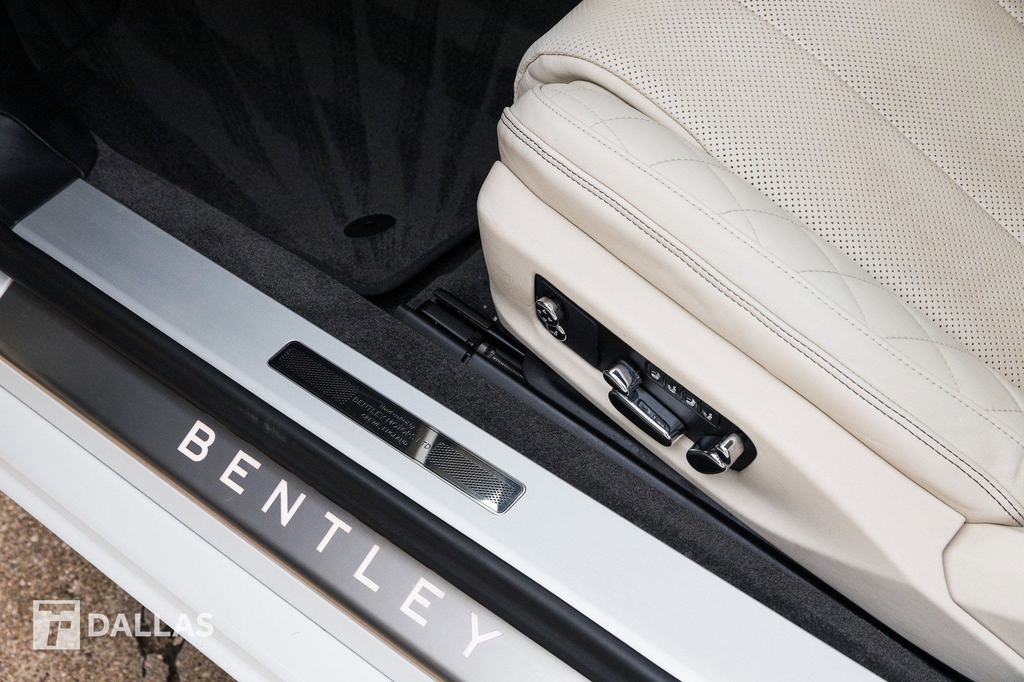 Used 2022 Bentley Continental GT image 30