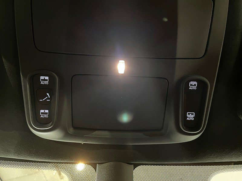 Used 2025 Chrysler Pacifica Pinnacle FWD image 22