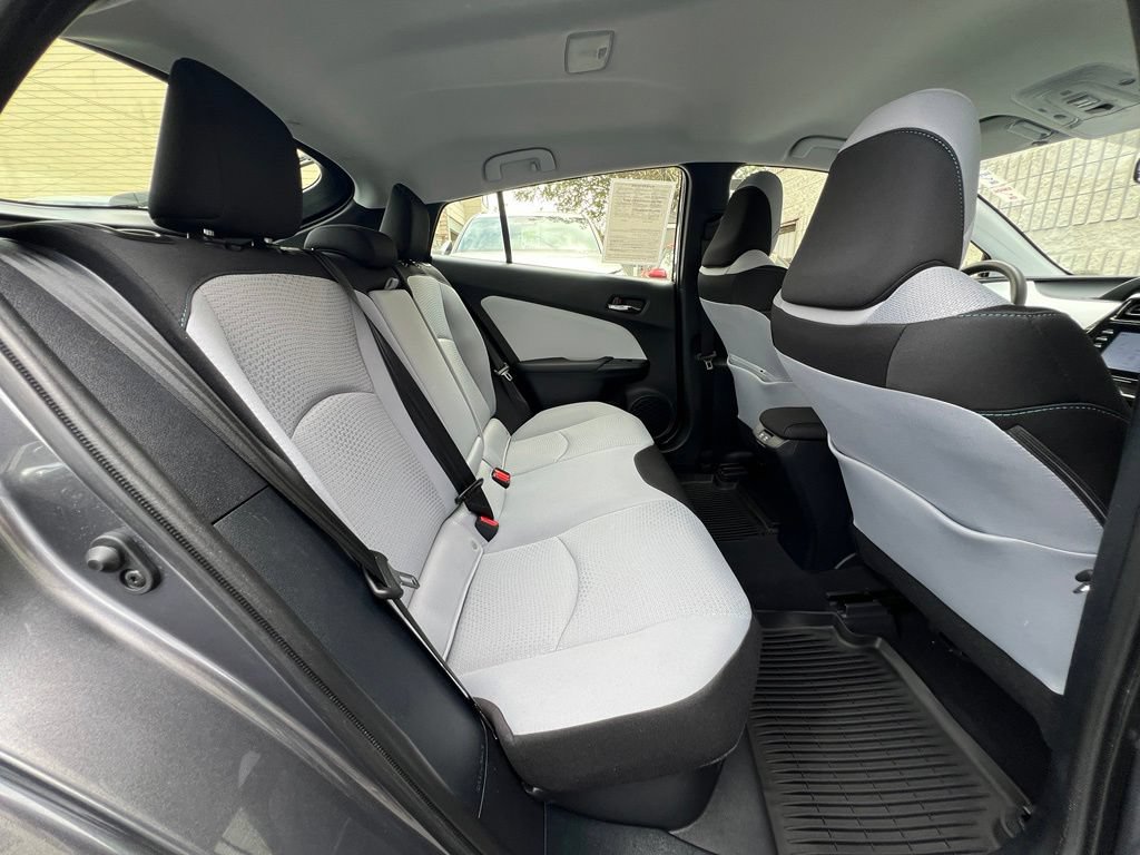 Certified 2022 Toyota Prius LE FWD image 17