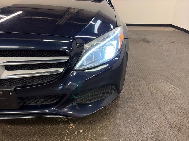Used 2015 Mercedes-Benz C 300 4MATIC Sedan image 4