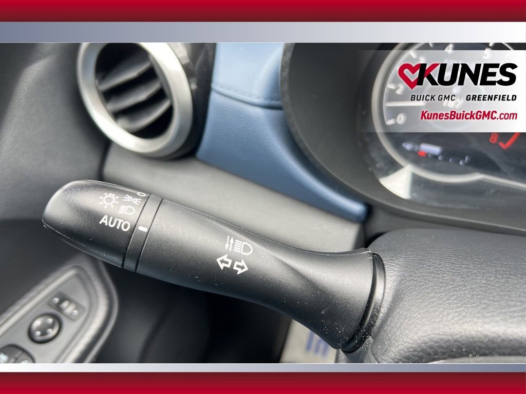 Used 2025 Nissan Versa SV image 20