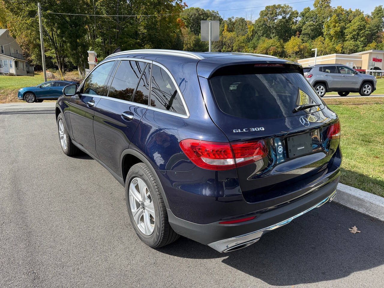 Used 2018 Mercedes-Benz GLC 300 4MATIC image 3