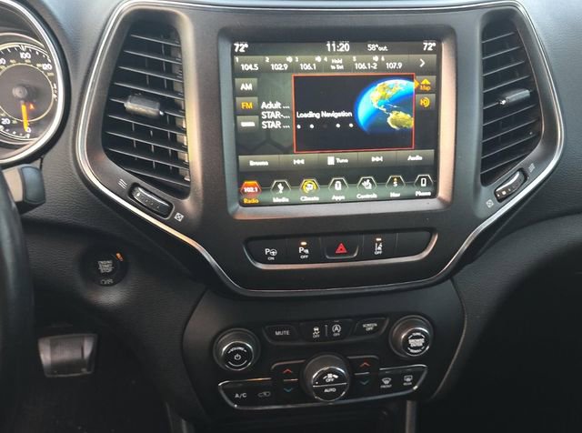 Used 2019 Jeep Cherokee Trailhawk image 5