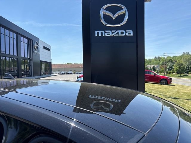 Used 2017 Ford Edge Titanium w/ Equipment Group 302A AWD/4WD image 2