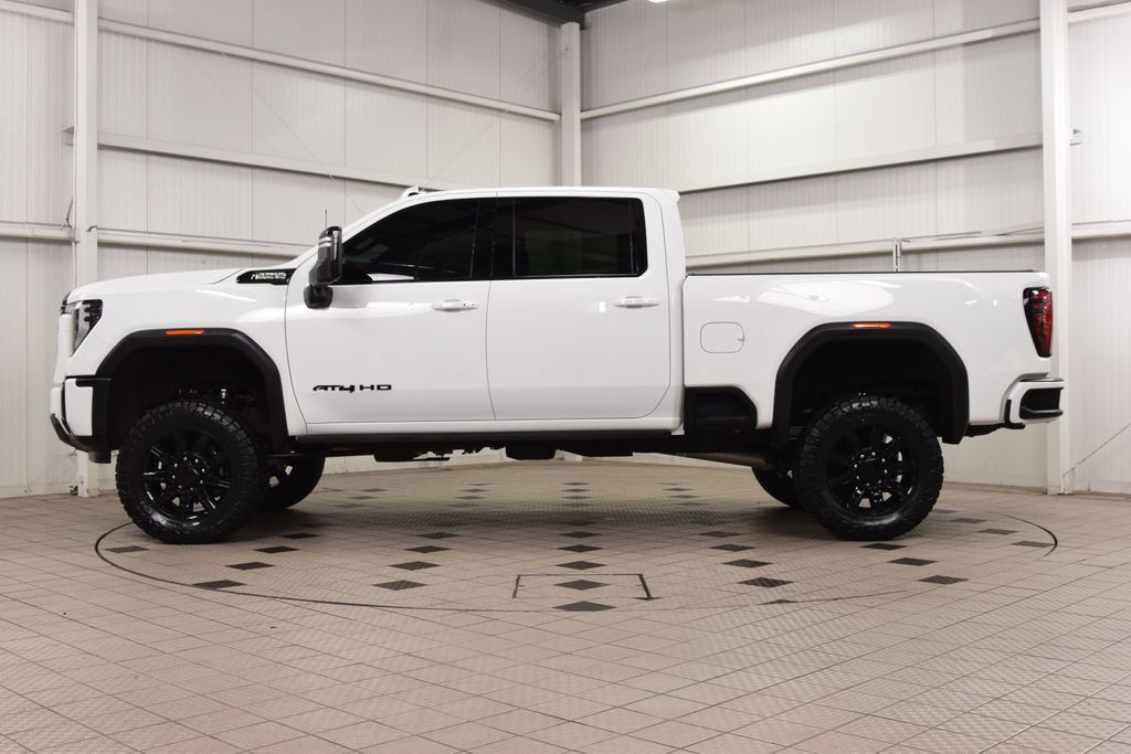 Used 2025 GMC Sierra 2500 AT4 w/ AT4 Premium Plus Package AWD/4WD image 4