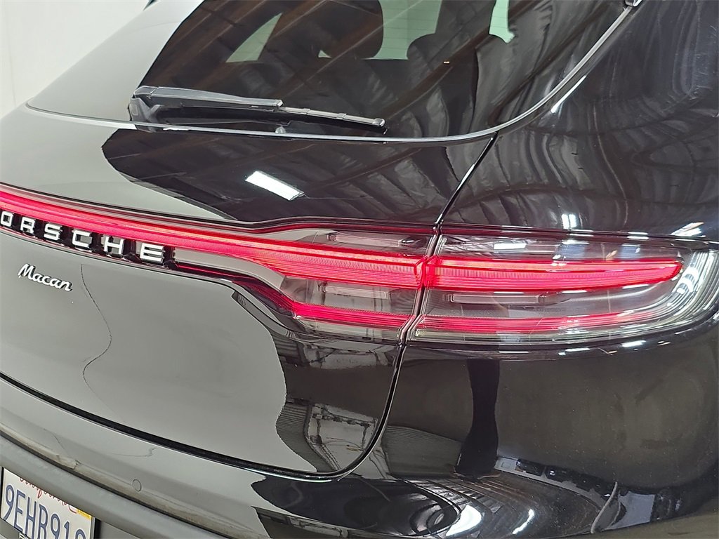 Used 2023 Porsche Macan image 30