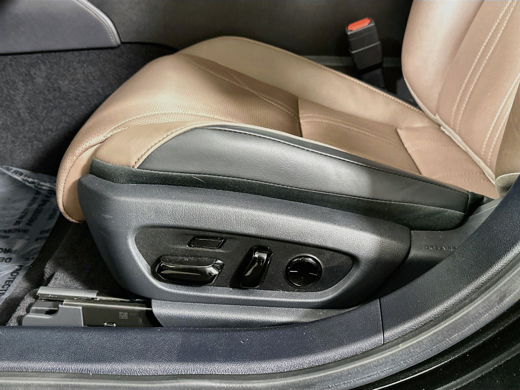 Certified 2025 Lexus ES 300h w/ Accessory Package (Z2) FWD image 18