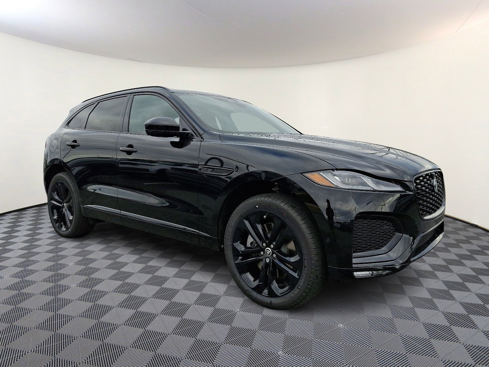 New 2026 Jaguar F-PACE R-Dynamic S image 5