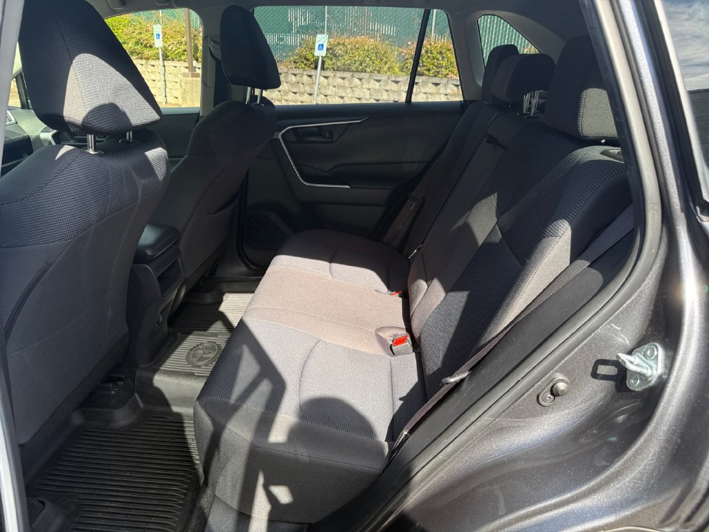 Used 2019 Toyota RAV4 LE w/ All Weather Liner Package AWD/4WD image 19