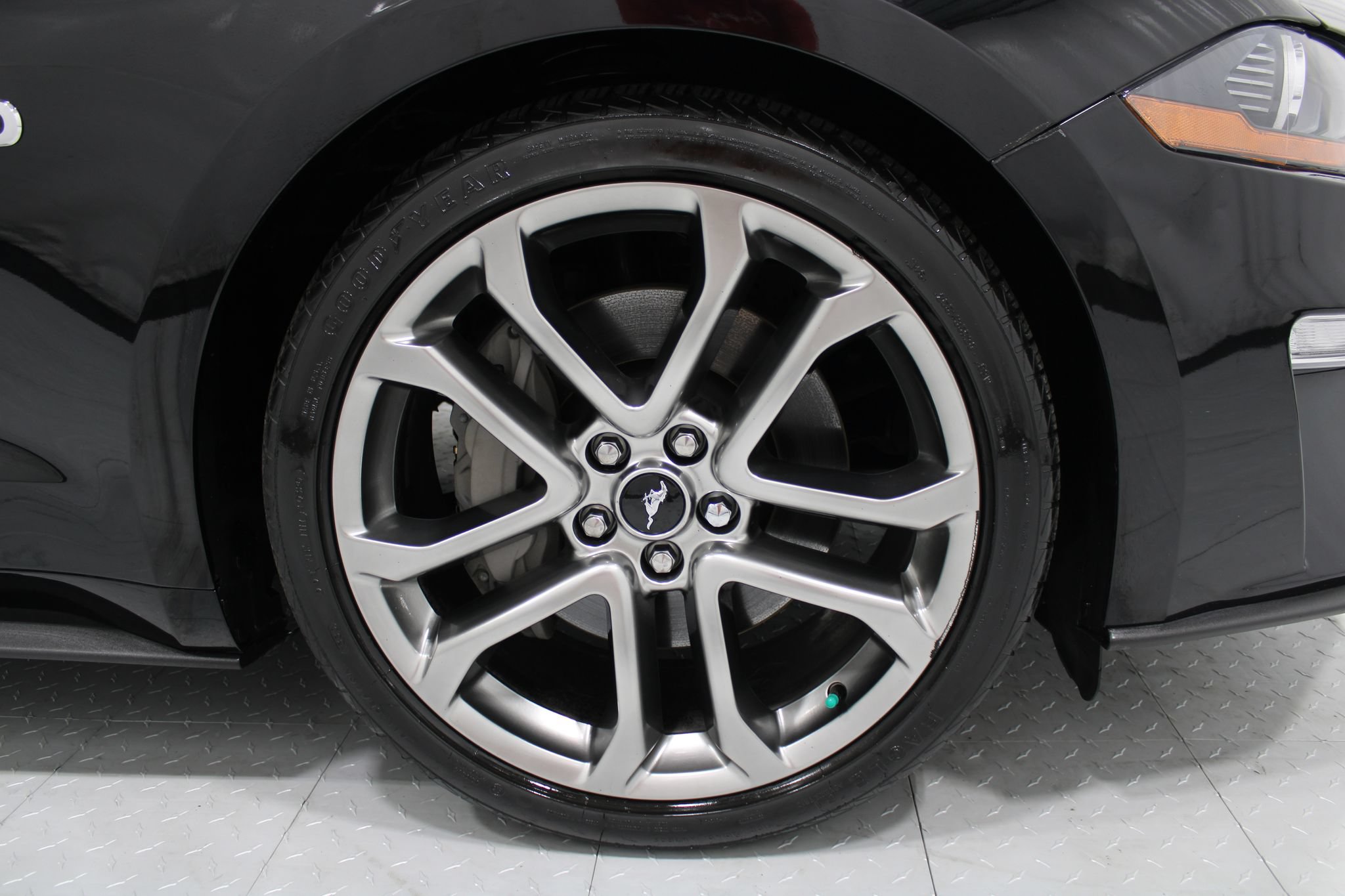 Used 2018 Ford Mustang GT Premium RWD image 5
