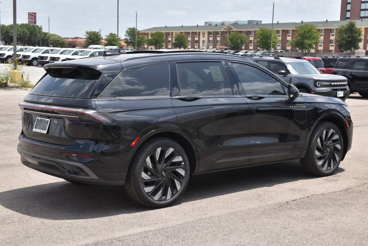 New 2026 Lincoln Nautilus Reserve AWD/4WD image 6