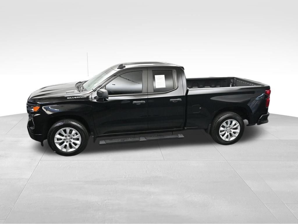 Used 2025 Chevrolet Silverado 1500 Custom RWD image 32