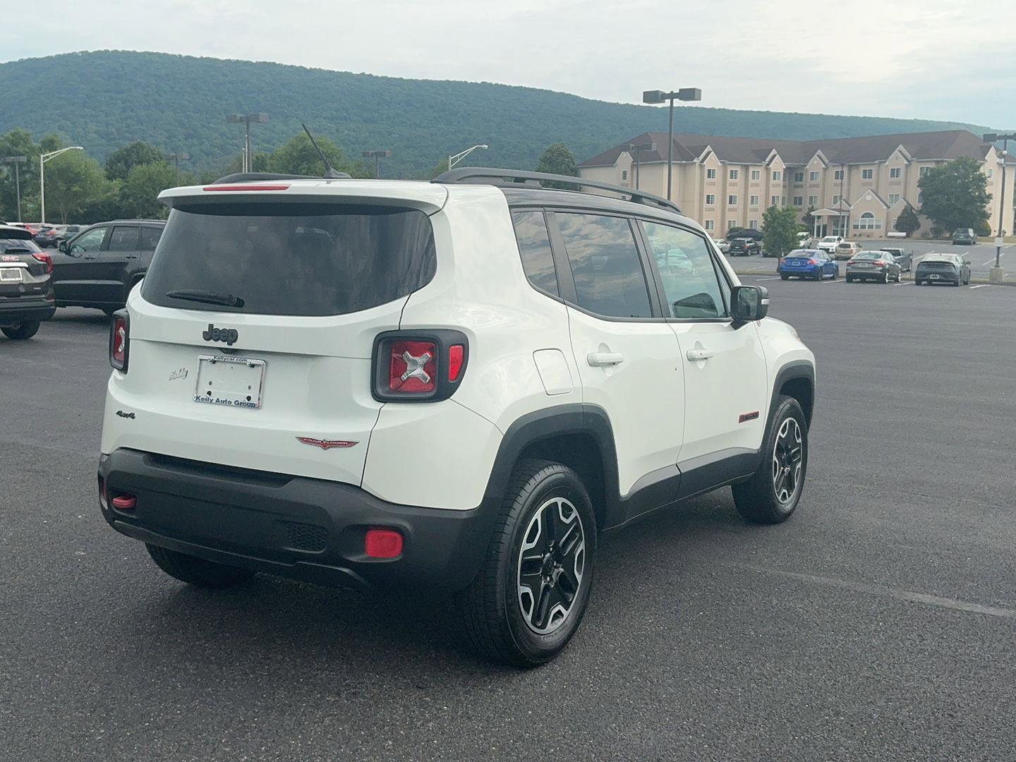 Used 2016 Jeep Renegade Trailhawk AWD/4WD image 7