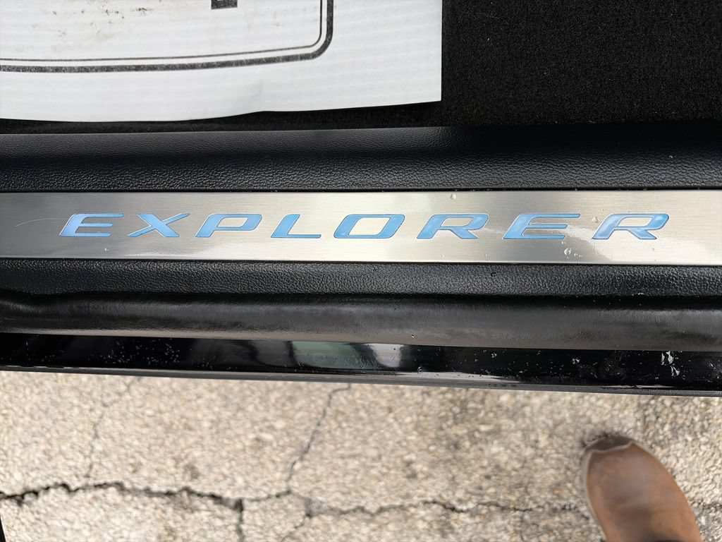 Used 2025 Ford Explorer Platinum AWD/4WD image 33