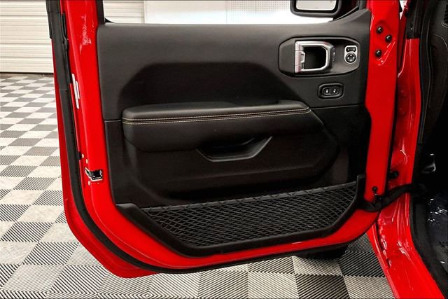 Used 2025 Jeep Wrangler Unlimited Sahara w/ Safety Group image 22