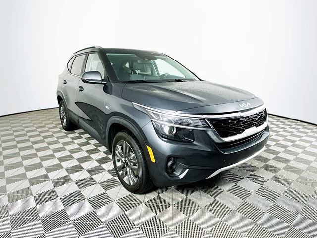 Used 2023 Kia Seltos S w/ Navigation Package image 3