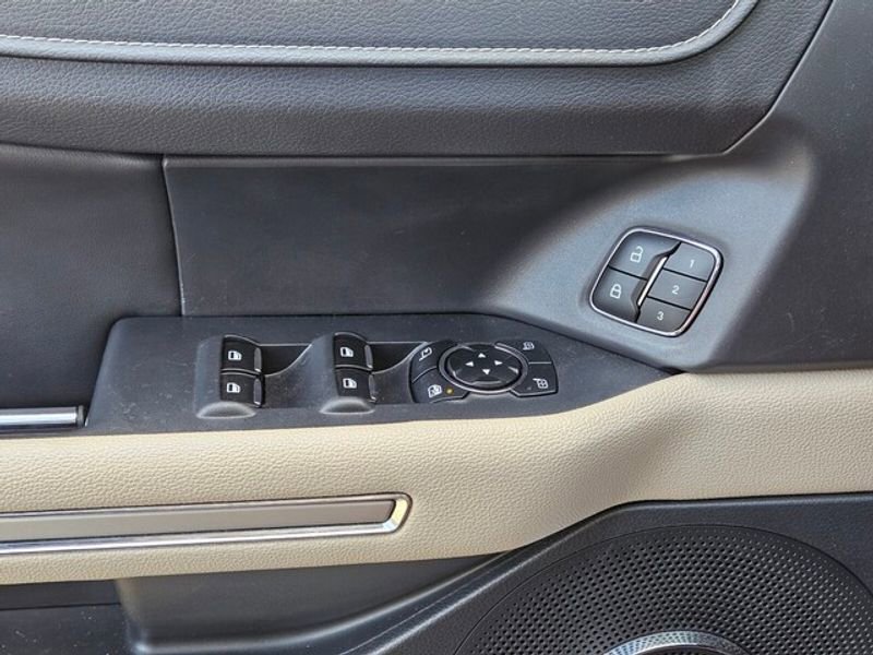 Certified 2023 Ford Expedition Limited image 28