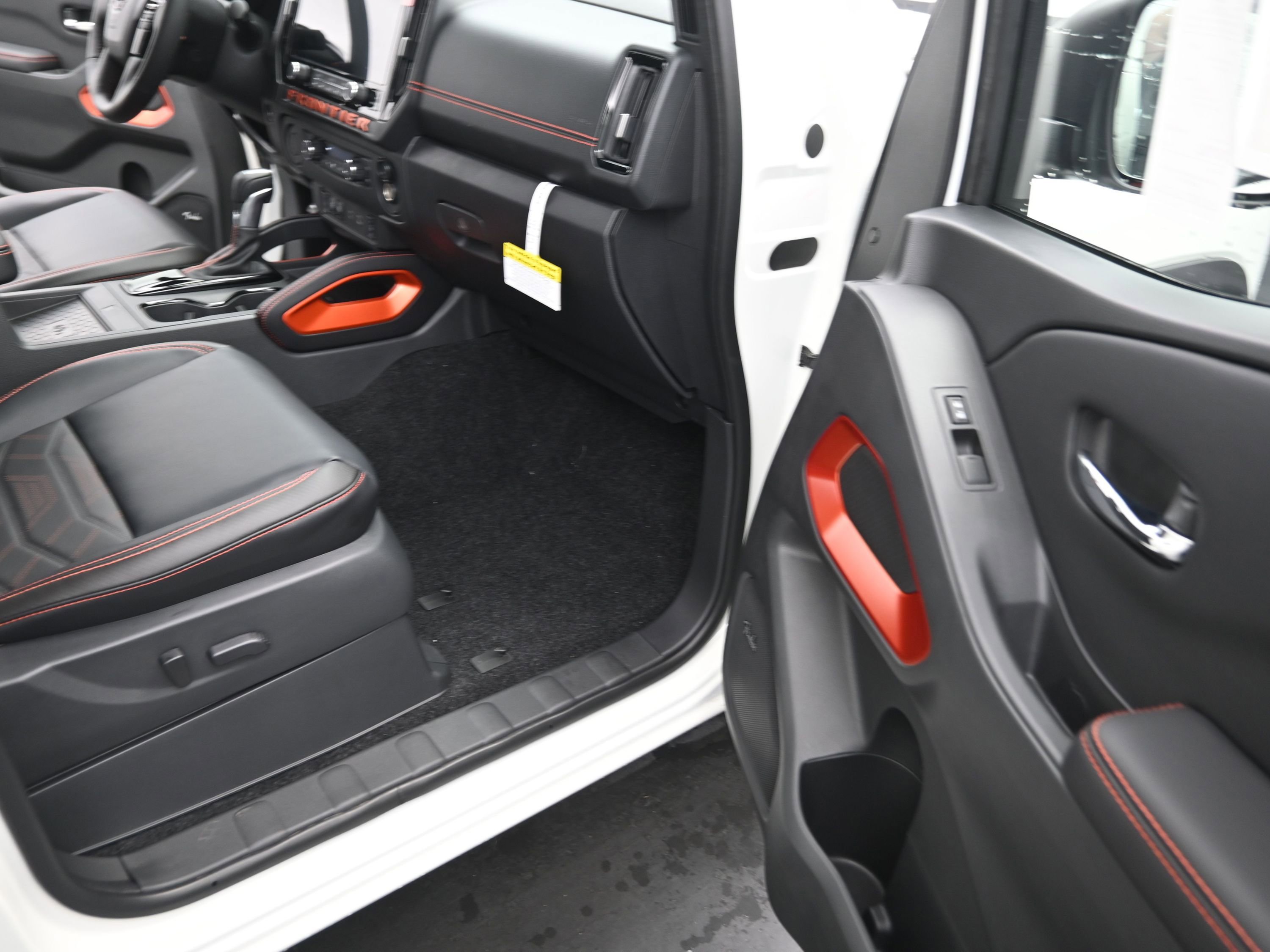 New 2025 Nissan Frontier Pro-X w/ Pro Premium Package image 19