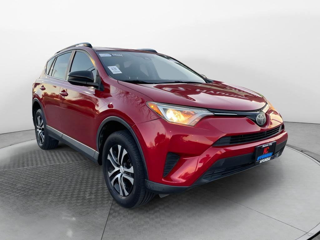 Used 2017 Toyota RAV4 LE image 7