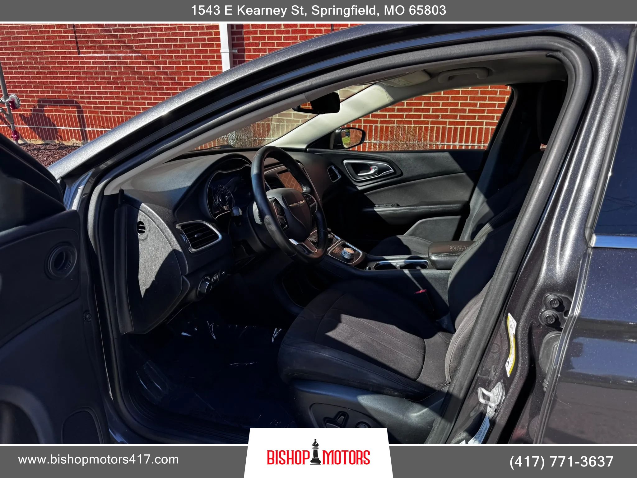 Used 2015 Chrysler 200 Limited w/ Convenience Group FWD image 10