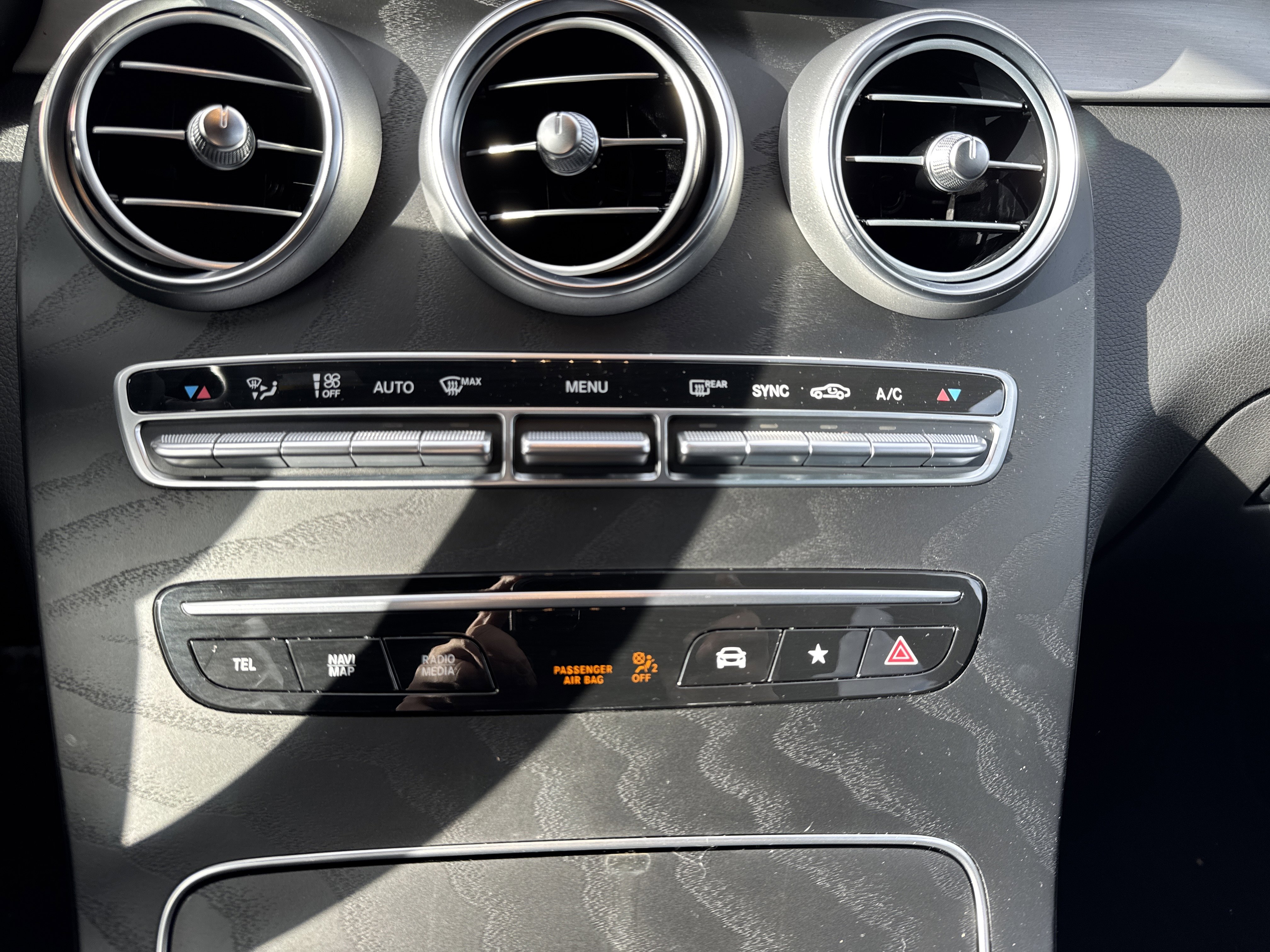 Used 2023 Mercedes-Benz GLC 300 4MATIC Coupe image 21