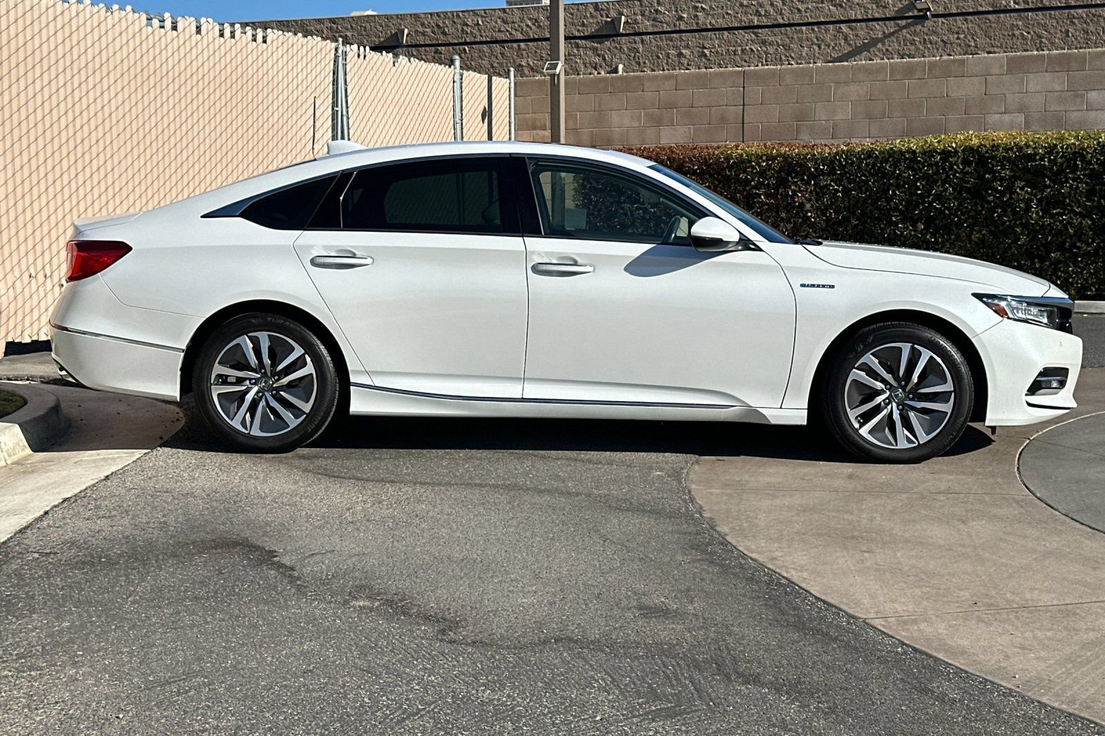 Used 2019 Honda Accord Touring image 3