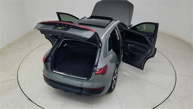 Used 2024 Audi Q8 e-tron Premium image 87