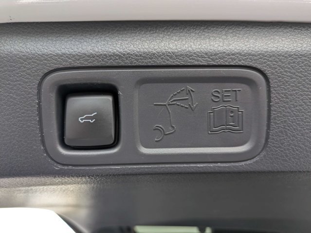 Used 2024 Ford Expedition XLT AWD/4WD image 13