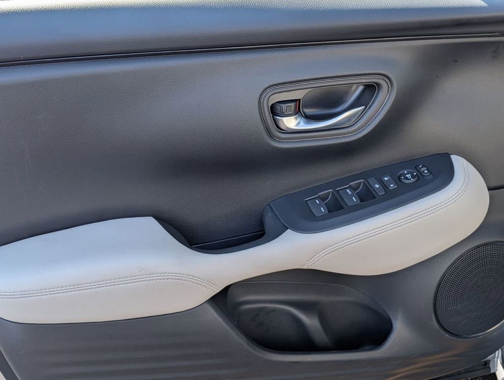 Used 2025 Honda HR-V LX image 21