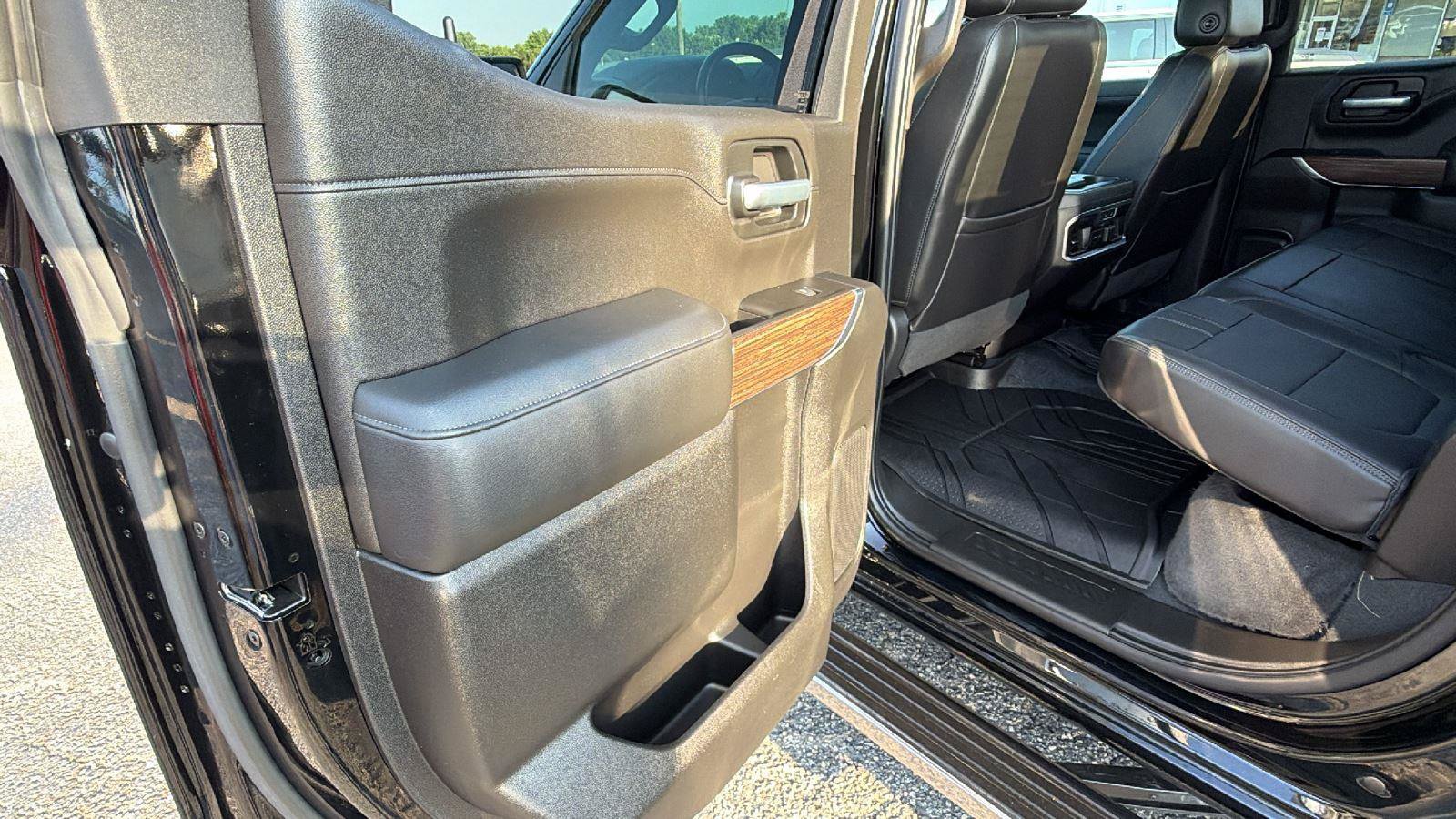 Used 2021 Chevrolet Silverado 1500 High Country w/ Technology Package AWD/4WD image 20