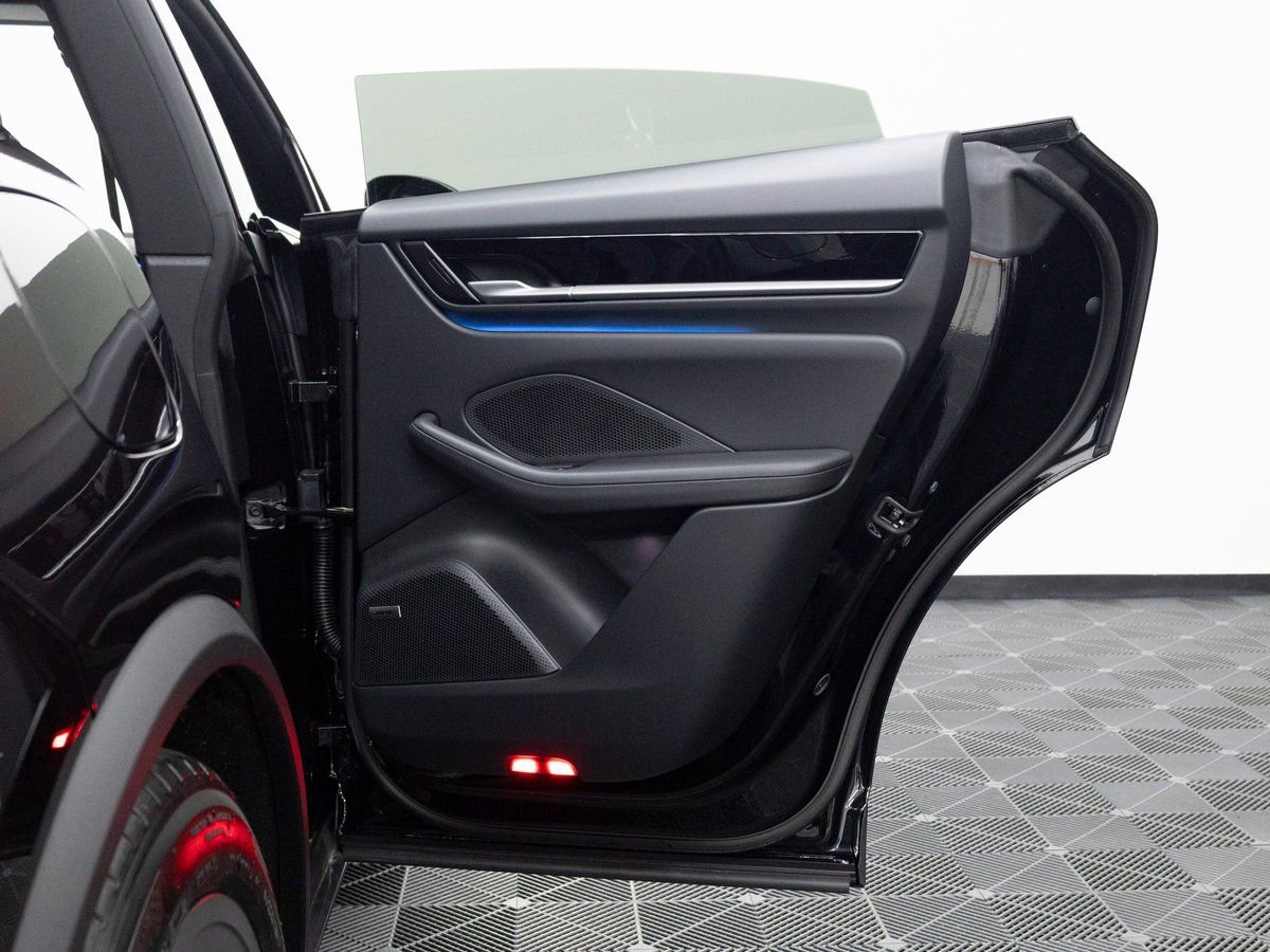 New 2025 Porsche Macan 4 Electric image 26