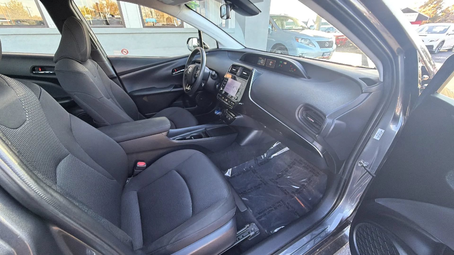 Used 2020 Toyota Prius LE AWD/4WD image 15