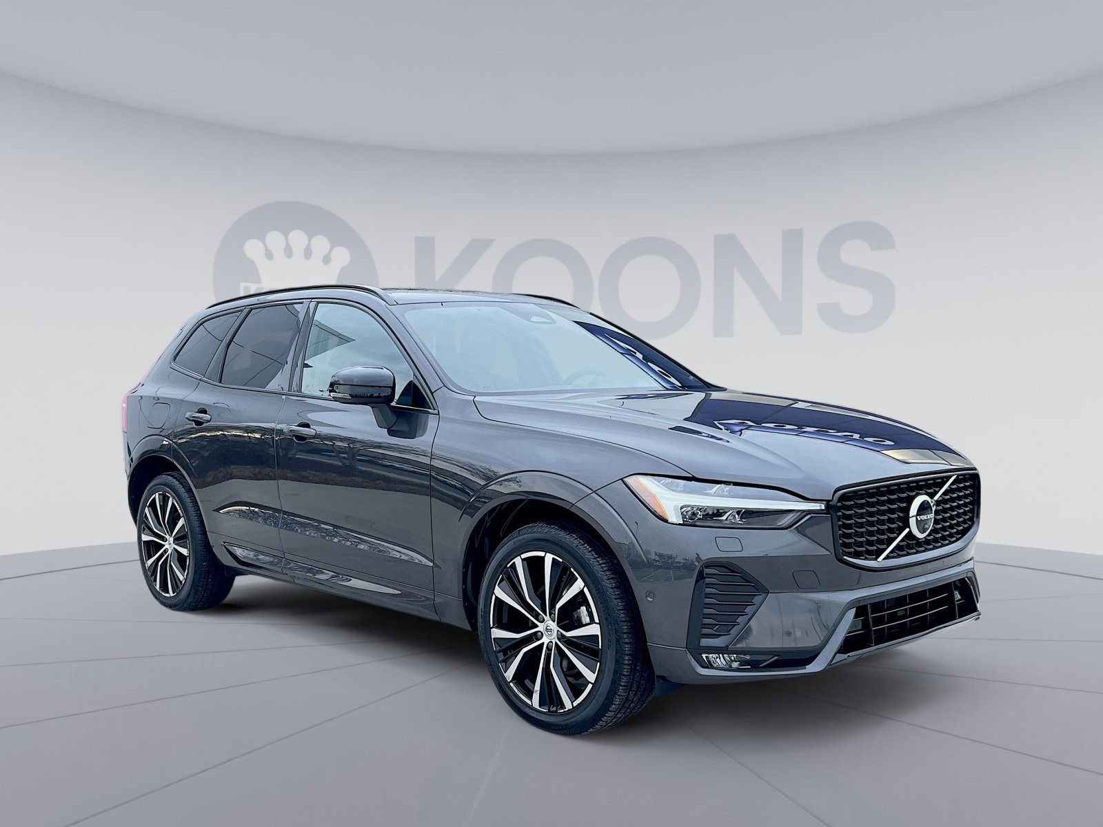 Used 2023 Volvo XC60 B5 Plus w/ Climate Package image 10